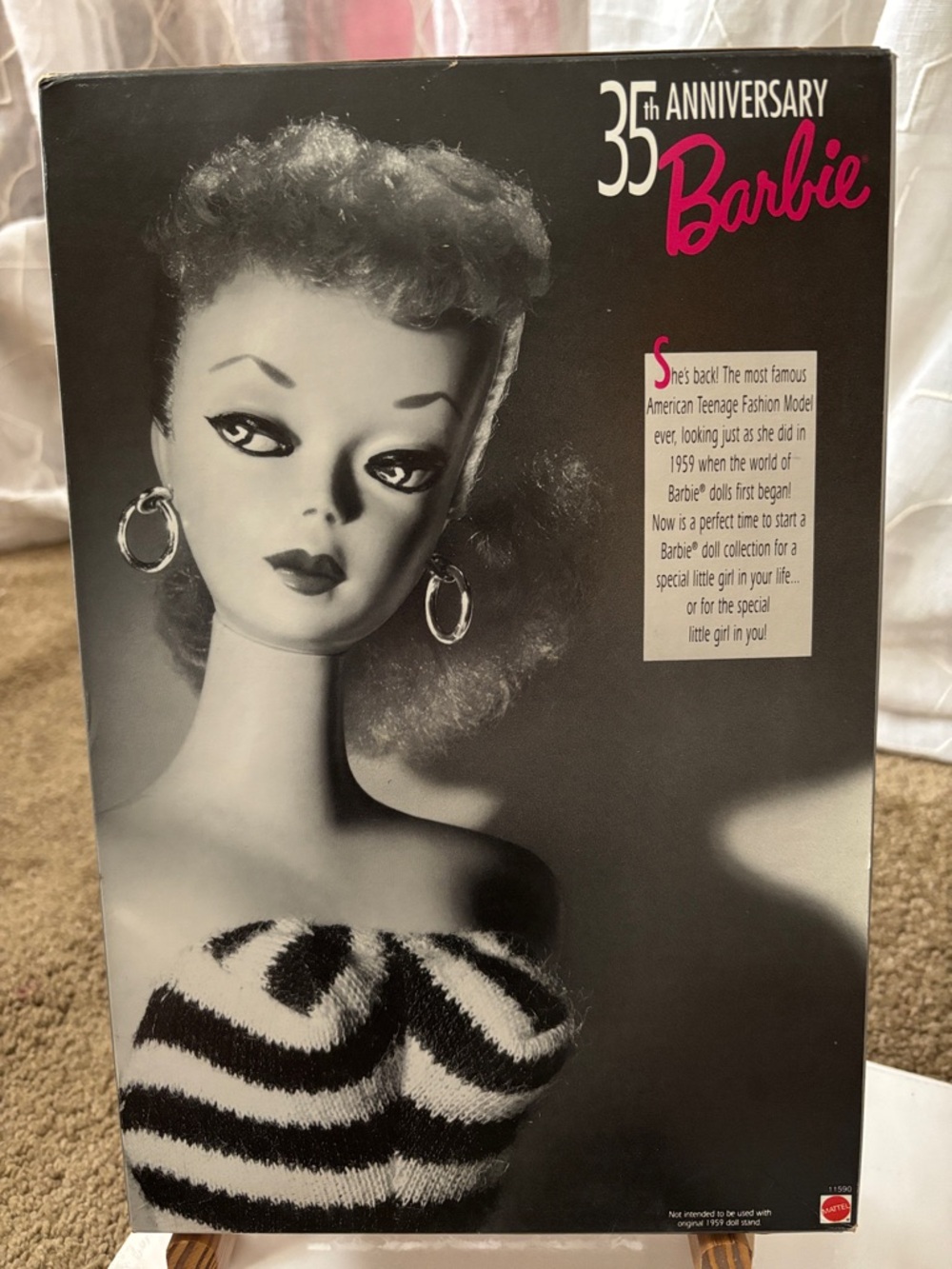 1993 Reproduction of the 1959 Barbie & Package—-35th Anniversary - Picture 5 of 9